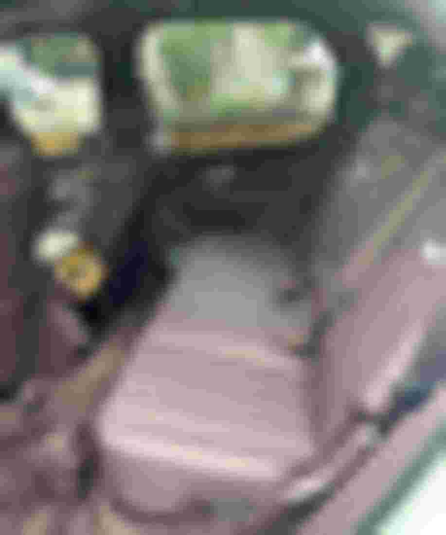 ‘chan’ ferrari f12 berlinetta, phan thanh doi lay bentley bentayga 17 ty