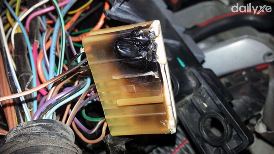 Chập điện nguyên nhân dẫn đến dễ gây cháy xe