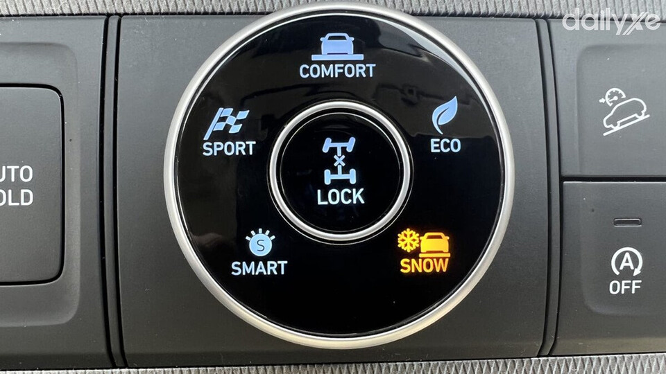 Chế độ lái Mud/Snow vượt qua các đoạn đường bùn lầy dễ dàng