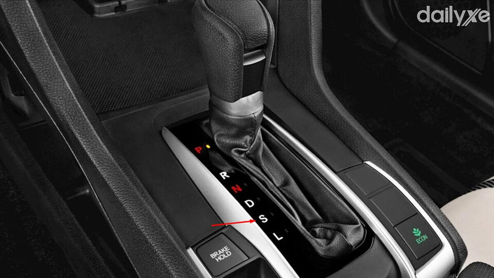 Chế độ S tăng tốc bứt phá cùng âm thanh động cơ đầy uy lực