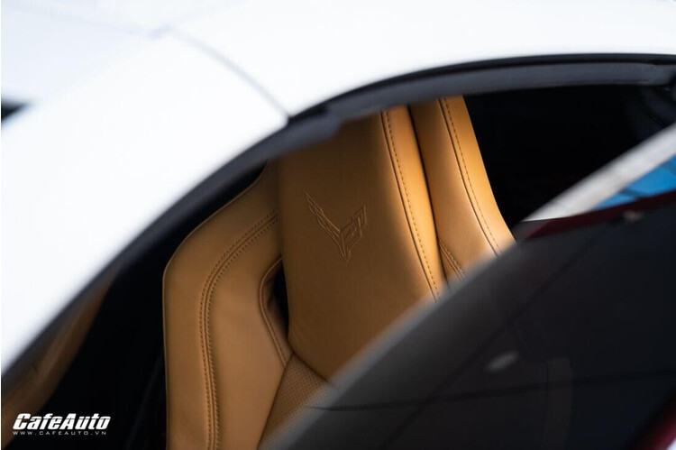 Xe Chevrolet Corvette (C8) Stingray Len San, giá hơn 8 triệu nhưng con không thua kém giá xe