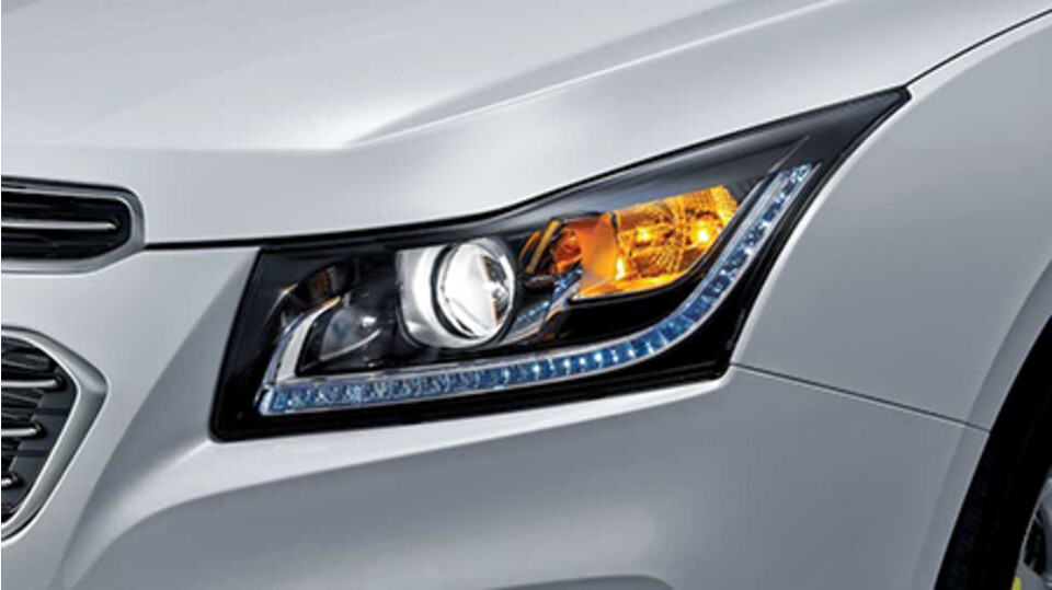 Đèn pha halogen dạng thấu kính