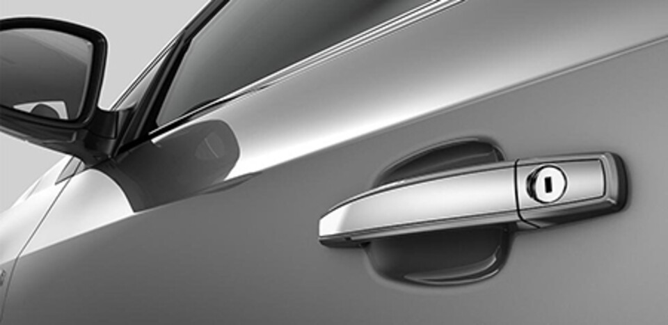 Chi tiết sắc sảo hoàn thiện phong cách với tay nắm cửa mạ crôm