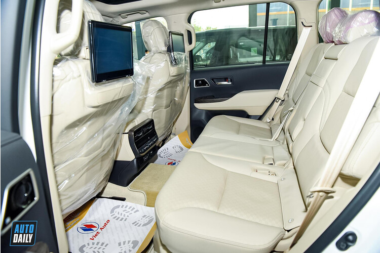 Chi tiết xe Toyota Land Cruiser VXR 2022
