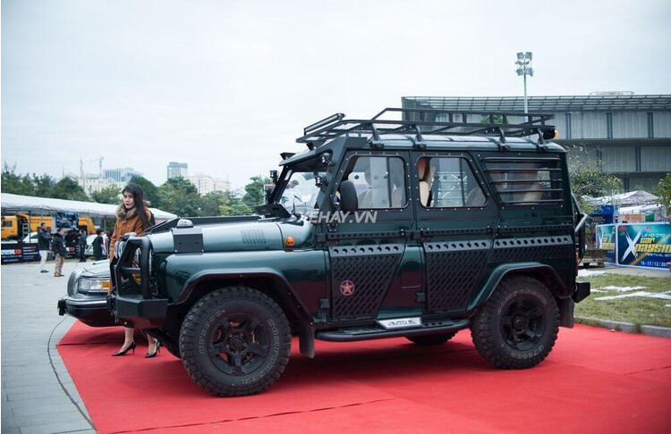 Chi tiết UAZ Hunter hầm hố phong cách nhà binh - Hình 1 Chi tiết UAZ Hunter hầm hố phong cách nhà binh - Hình 1