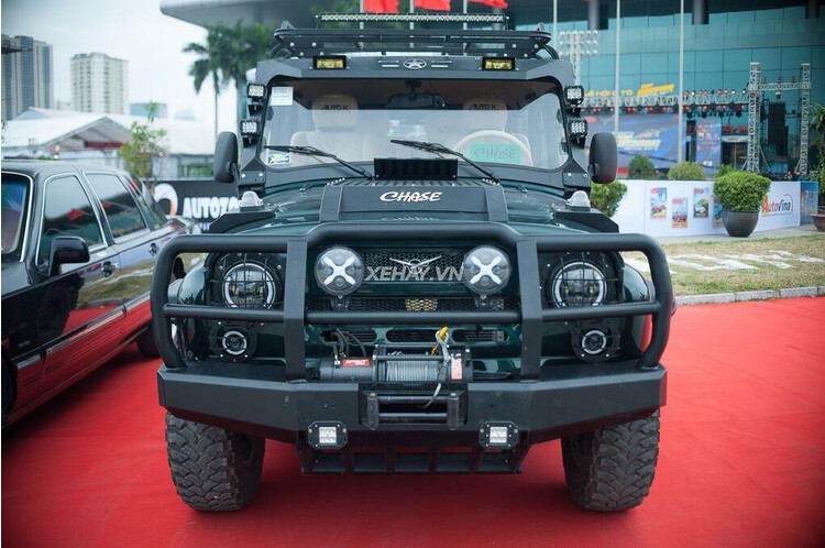 Phiên bản phong cách quân đội UAZ Hunter hầm hố chi tiết - Hình 3 Phiên bản phong cách quân đội UAZ Hunter hầm hố chi tiết - Hình 3