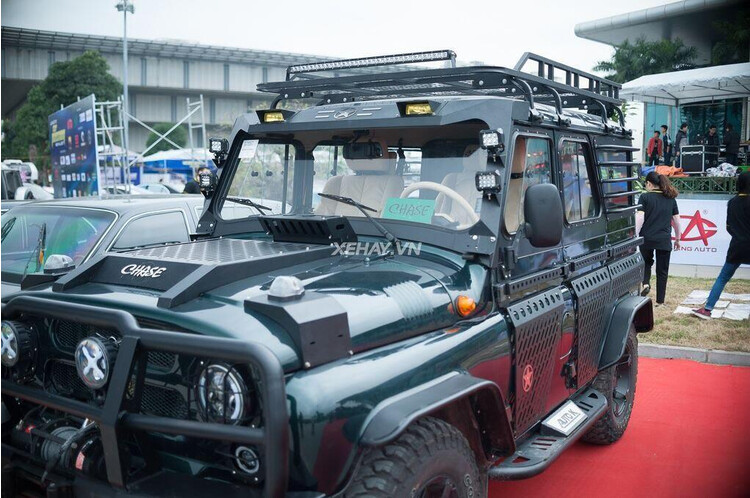 Chi tiết UAZ Hunter hầm hố phong cách quân đội - Hình 7 Chi tiết UAZ Hunter hầm hố phong cách quân đội - Hình 7