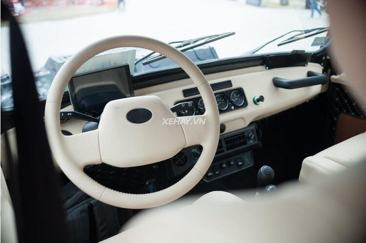 Chi tiết UAZ Hunter hầm hố phong cách quân đội - Hình 23 Chi tiết UAZ Hunter hầm hố phong cách quân đội - Hình 23