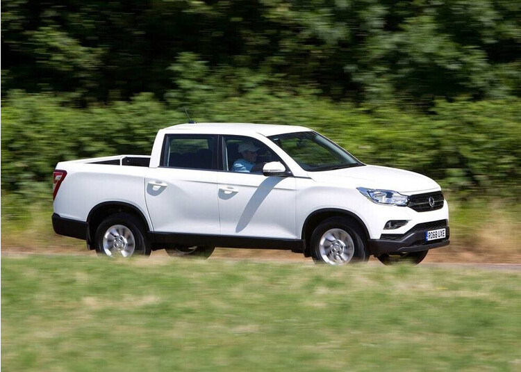 Chi tiết xe bán tải giá rẻ Ssangyong Musso vừa ra mắt - Ảnh 2 Chi tiết xe bán tải giá rẻ Ssangyong Musso vừa ra mắt - Ảnh 2