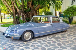 Chi tiết xe cổ 50 tuổi Citroen DS 21 tại Đà Nẵng