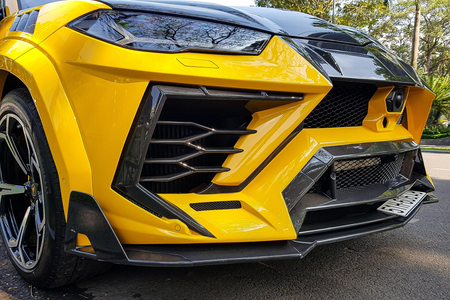 Chiếc Lamborghini Urus độ thân rộng Mansory Venatus tại Việt Nam