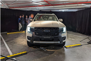 Chiêm ngưỡng Ford Ranger 2022 bản máy dầu V6 “bằng xương bằng thịt”