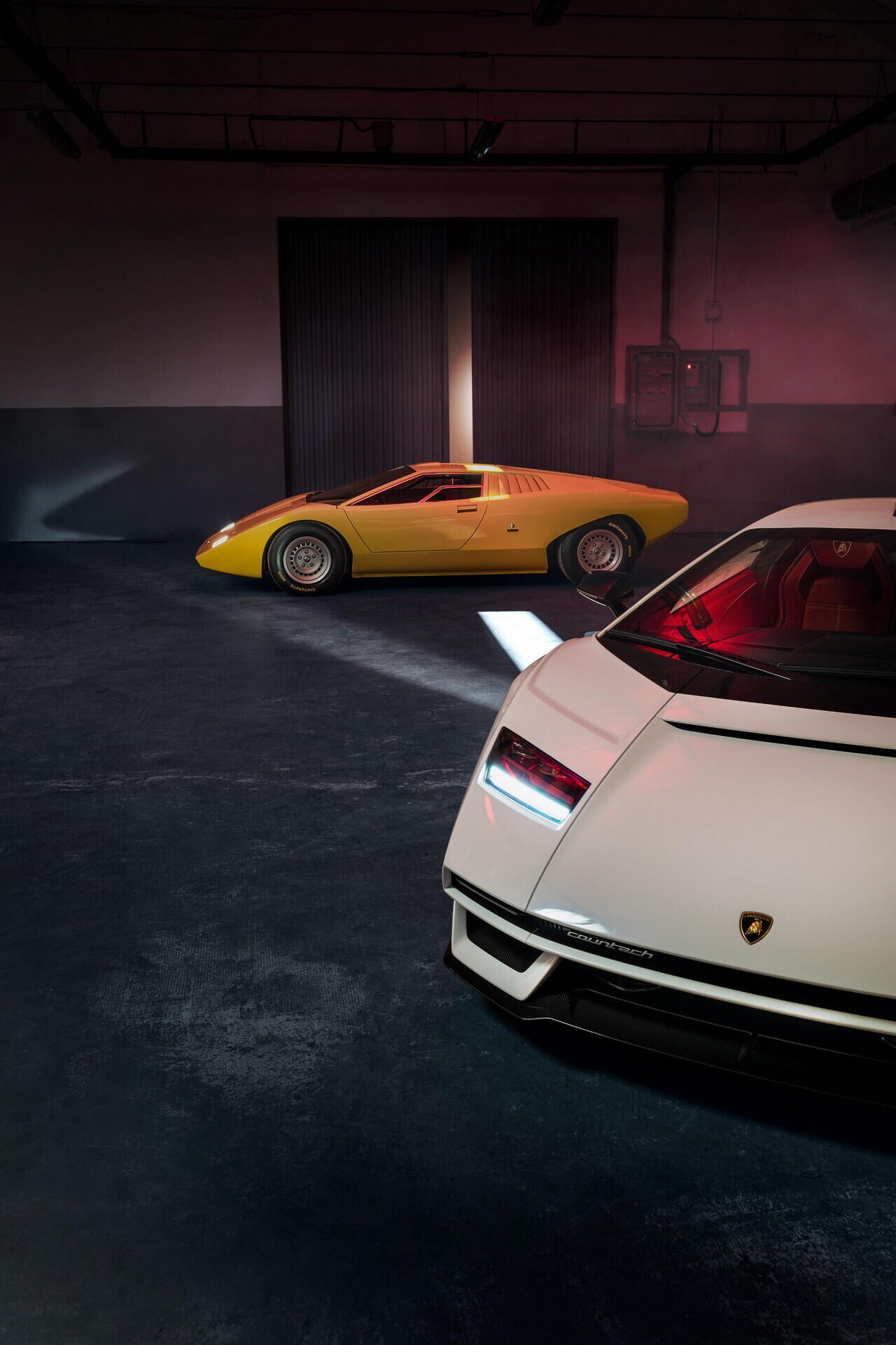 Chịu chi như 'fan Lamborghini': mua Countach LPI 800-4 dù đã có Countach cổ  vạn người mê