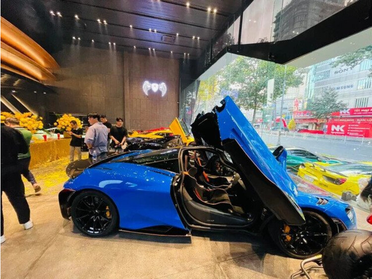 showroom choang ngop superframe tại TP. hcm: Chất len ​​bóng, chúc bạn mua sắm suôn sẻ