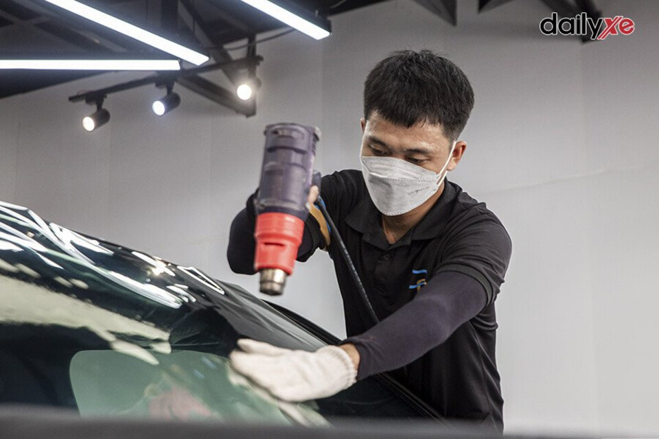 Không nên dùng duy nhất một loại phim cho toàn bộ kính xe
