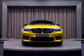 Có gì bên trong BMW M5 Competition phiên bản Trung Đông với màu sơn độc?