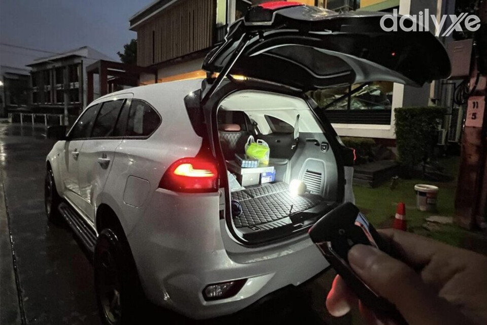 Cốp điện ô tô bảo vệ xe