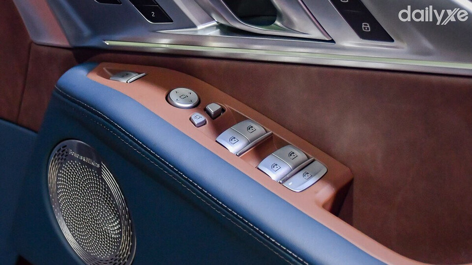 Chỉnh điện cửa sổ giúp tiện ích người lái