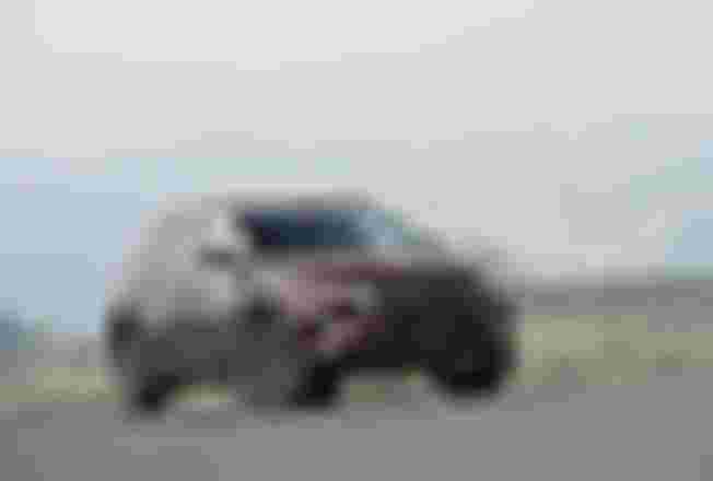 cung 820 trieu dong, mua hyundai tucson base hay toyota corolla cross v?