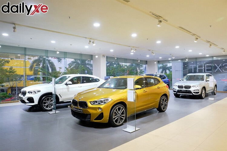 phòng trưng bày ô tô tại phòng trưng bày