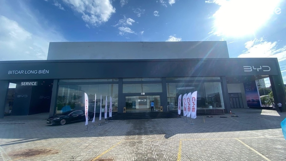 Showroom BYD Long Biên