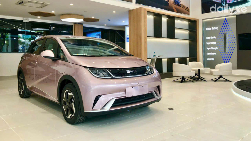 Phòng trưng bày xe của đại lý BYD Oway Sài Gòn