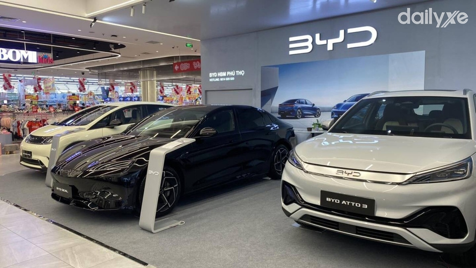 Khu vực phòng trưng bày của đại lý BYD Việt Trì