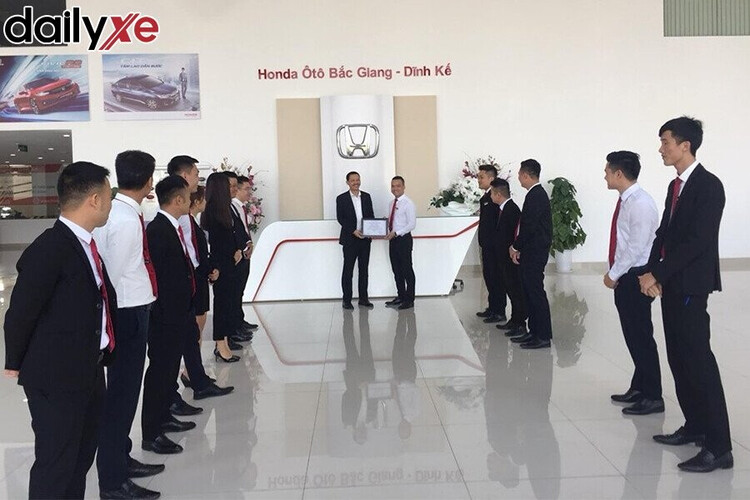 đội ngũ nhân viên trẻ và năng động