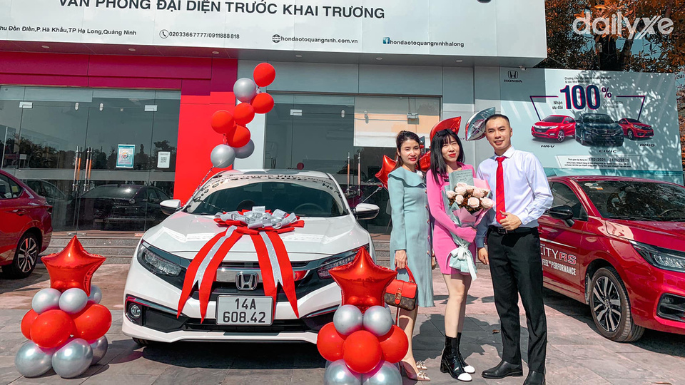 Đội ngũ nhân viên tại Honda Ôtô Quảng Ninh 