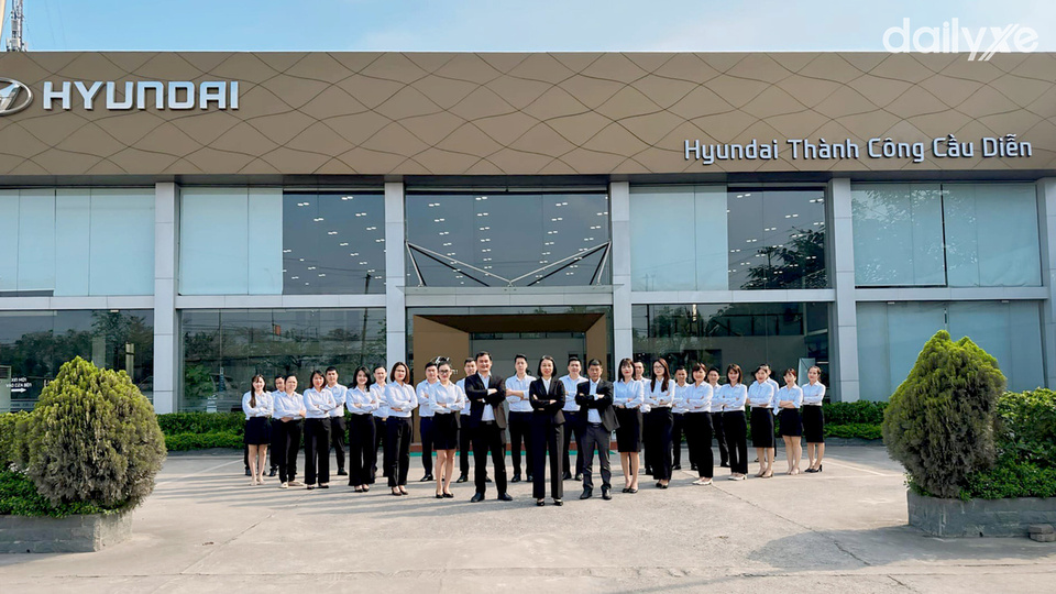 Showroom Hyundai Cầu Diễn