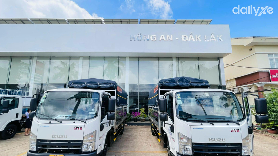 Showroom Isuzu Hồng An