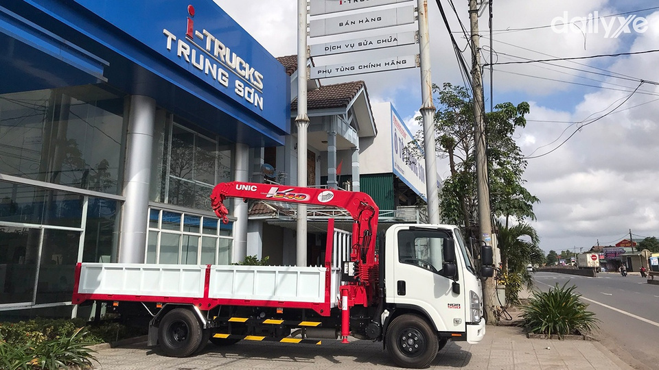 Showroom Isuzu Trung Sơn được xây dựng rộng lớn