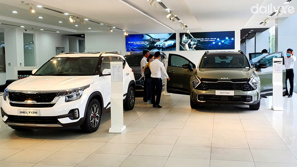 Sở hữu đội ngũ nhân viên kinh doanh giàu tâm huyết, nhiệt tình tư vấn giúp khách hàng