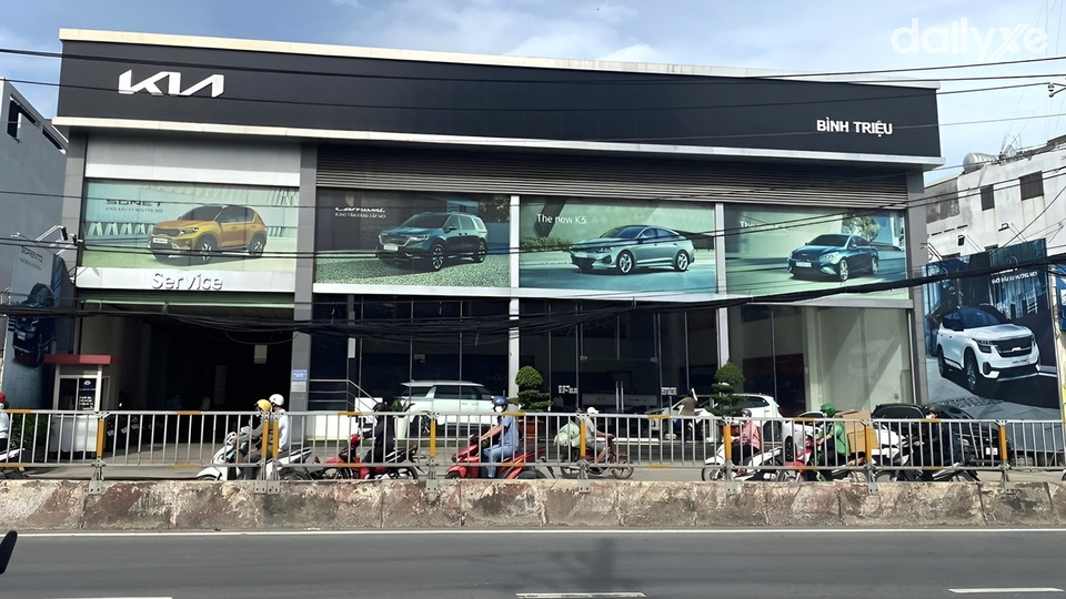 Showroom KIA Bình Triệu