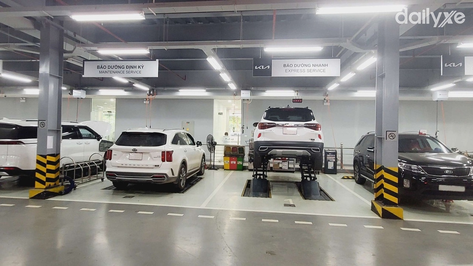 Xưởng dịch vụ, bảo dưỡng hiện đại tại KIA Đống Đa Xưởng dịch vụ, bảo dưỡng hiện đại tại KIA Đống Đa