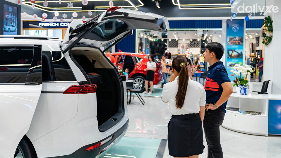 Đội ngũ nhân viên tư vấn khách hàng tận tình