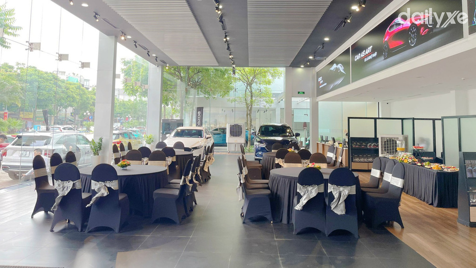 Showroom KIA Long Biên