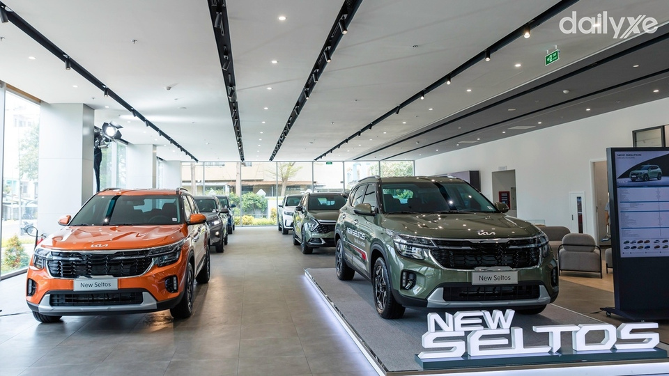 Phòng trưng bày sang trọng của KIA Nguyễn Văn Trỗi Phòng trưng bày sang trọng của KIA Nguyễn Văn Trỗi