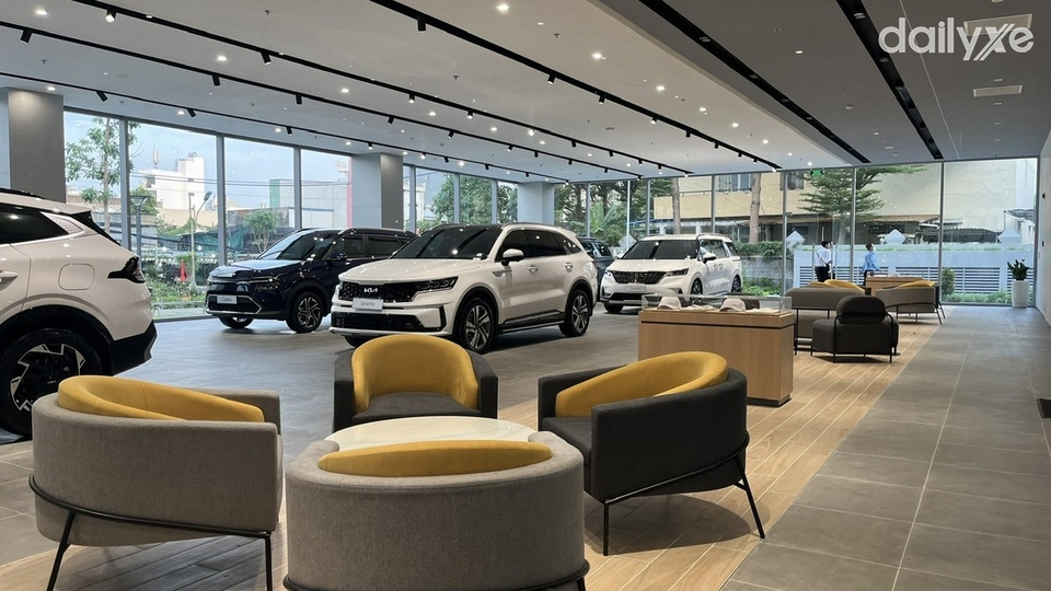Phòng trưng bày xe showroom KIA Phan Huy Ích - Quận Gò Vấp