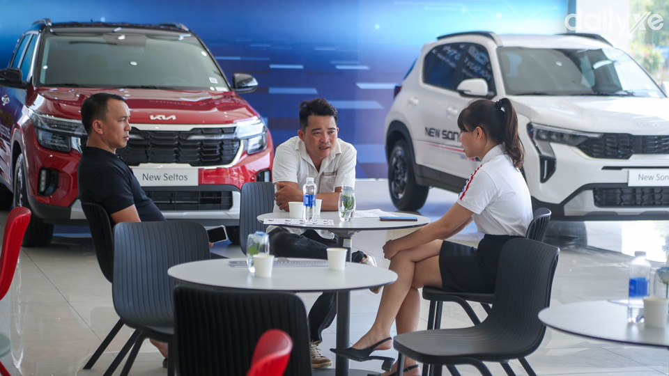 Đội ngũ nhân viên chuyên nghiệp, tận tình, am hiểu sản phẩm