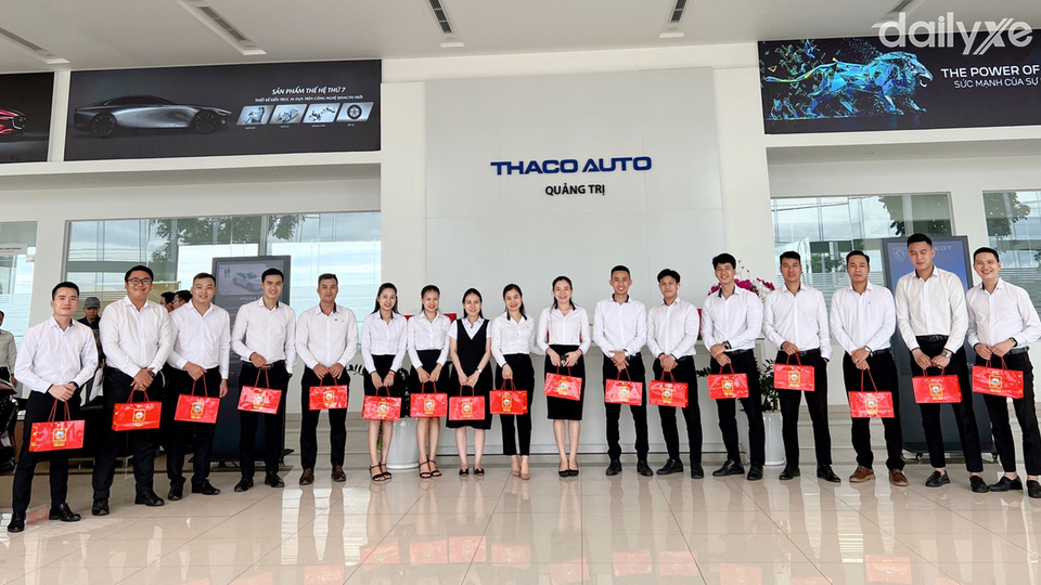 Đội ngũ nhân viên KIA Quảng Trị trẻ trung năng động