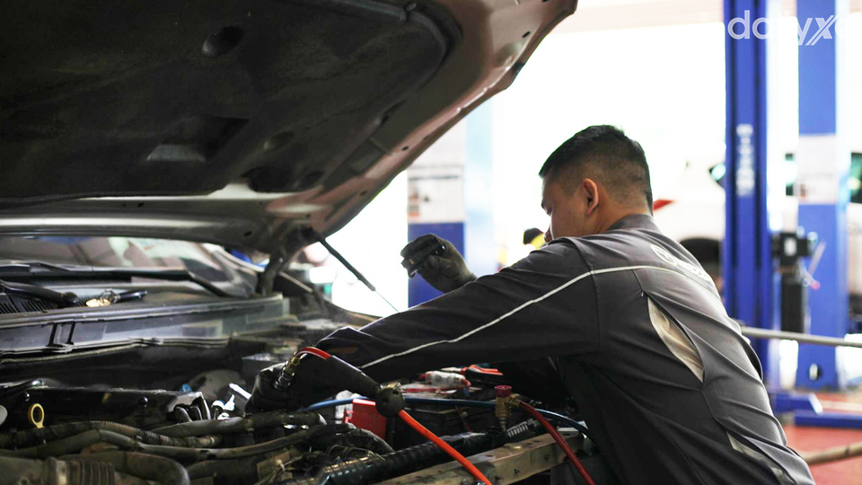 Xưởng dịch vụ sửa chữa được lắp đặt đầy đủ các trang thiết bị