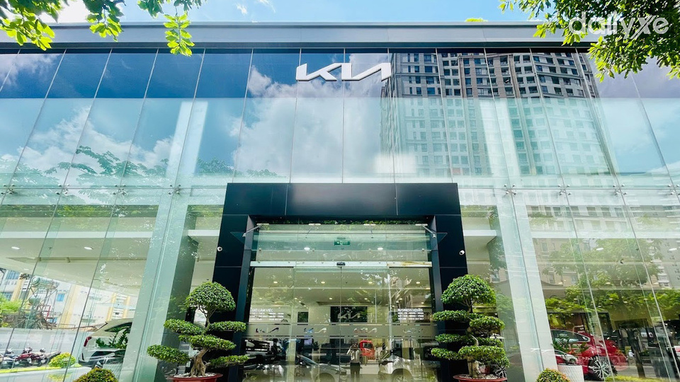 Mặt tiền showroom KIA Tân Sơn Nhất
