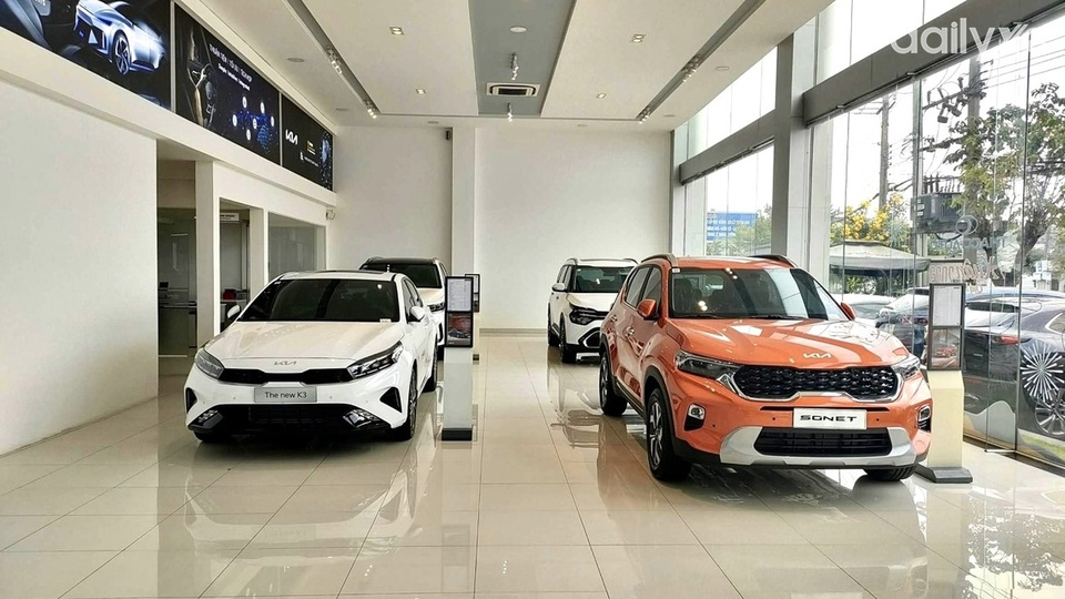 Phòng trưng bày xe KIA của showroom KIA Thủ Dầu Một - Bình Dương Phòng trưng bày xe KIA của showroom KIA Thủ Dầu Một - Bình Dương