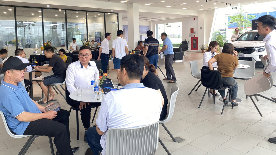 Sở hữu đội ngũ nhân sự tư vấn khách hàng chu đáo