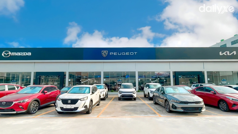 Showroom Mazda Bến Lức - Long An