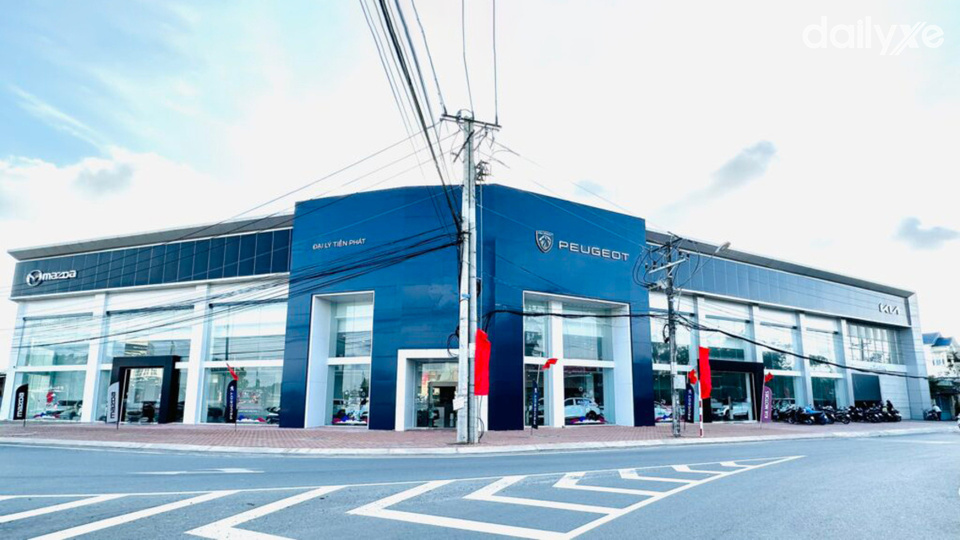 Showroom Mazda Cà Mau
