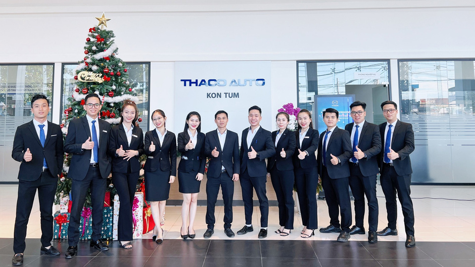 Đội ngũ nhân viên kinh doanh trẻ trung, năng động