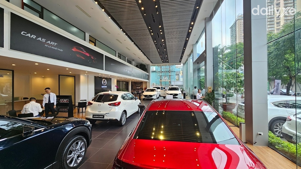 Phòng trưng bày có đa dạng các dòng xe