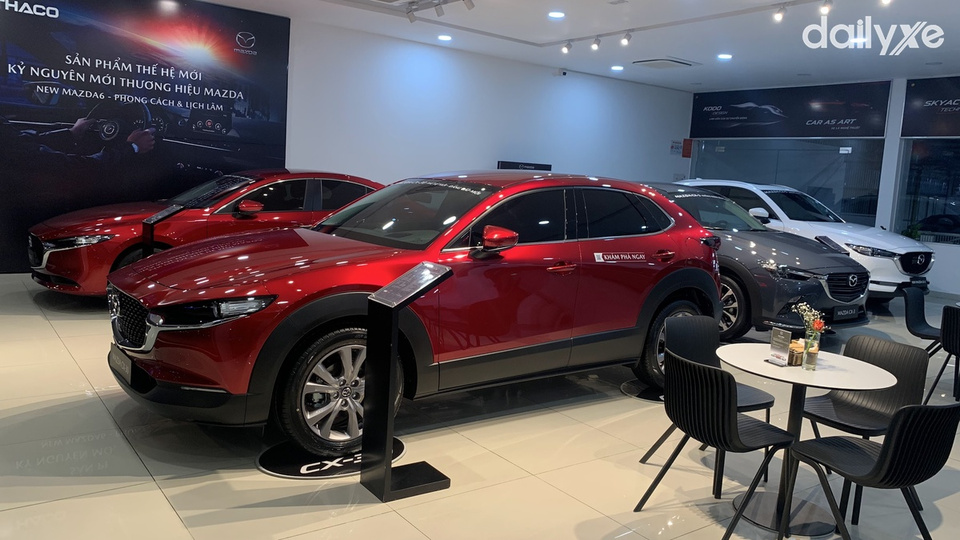 Phòng trưng bày xe Mazda sang trọng